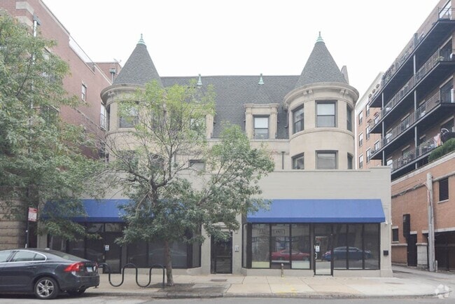 Building Photo - 4715 N Sheridan Rd Rental