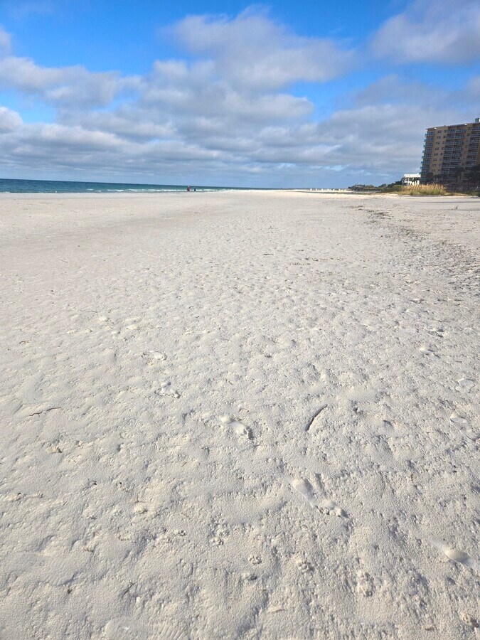 Photo - 867 Mandalay Ave