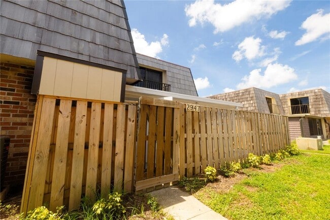 Photo - 2947 Poplar Ave
