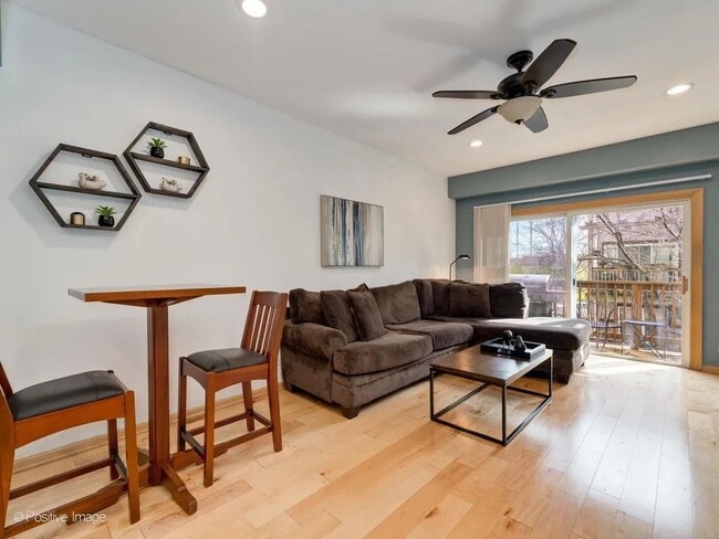 Photo - 1540 N Greenview Ave