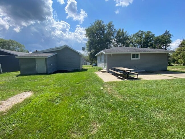 Photo - 3800 E Michigan Ave