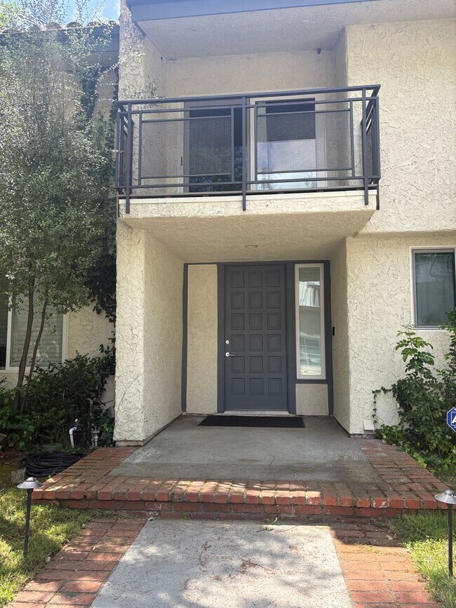 Photo - Elegant Beverly Hills Living | 2 Bed + Study or office  | 3 Bath | Pool & Spacious Yard