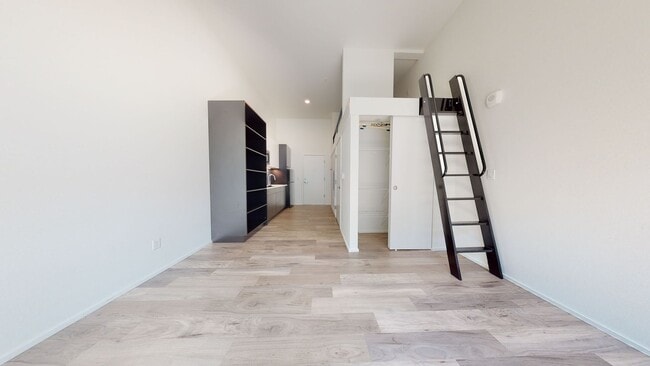 Photo - Summit Flats Contemporary Studios & Lofts