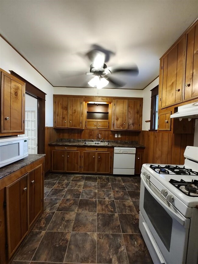 Photo - 1110 Johnson Ave