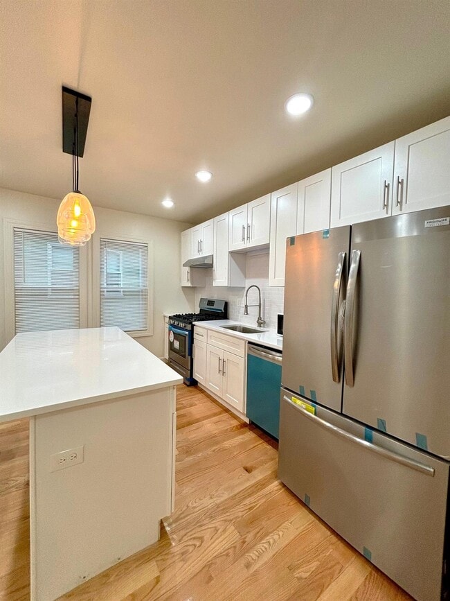 Building Photo - 9 Bartlett St Unit 1 Rental