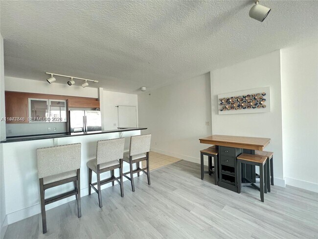 Photo - 325 S Biscayne Blvd