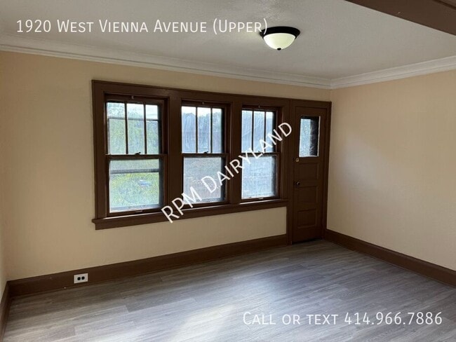 Photo - 1920 W Vienna Ave