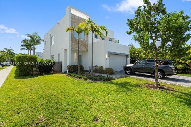 Building Photo - 6810 NW 103rd Pl