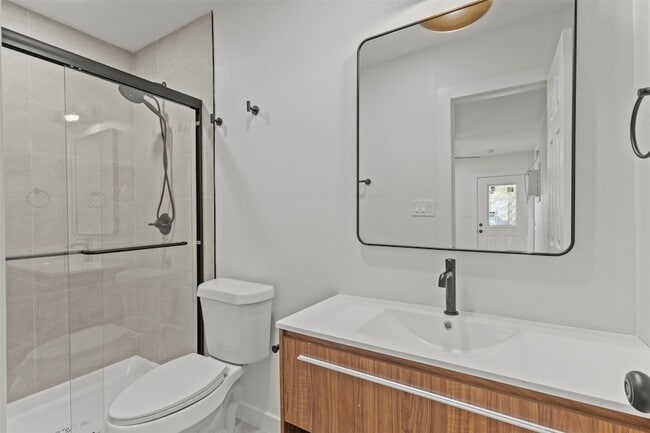 Photo - 2409 Shropshire St