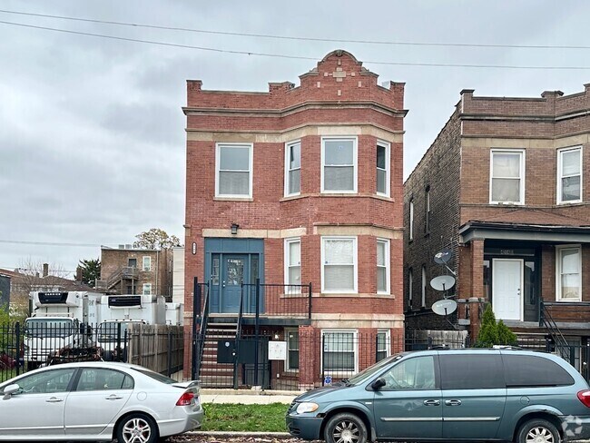 Building Photo - 4148 W Cermak Rd Unit 3 Rental