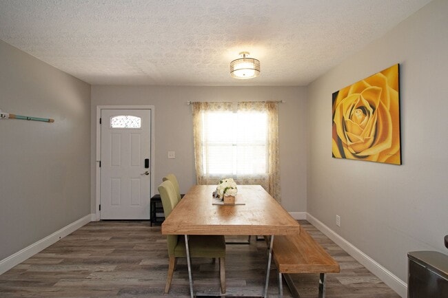 Photo - 1635 Gladys St Unit 1635 Gladys St  2