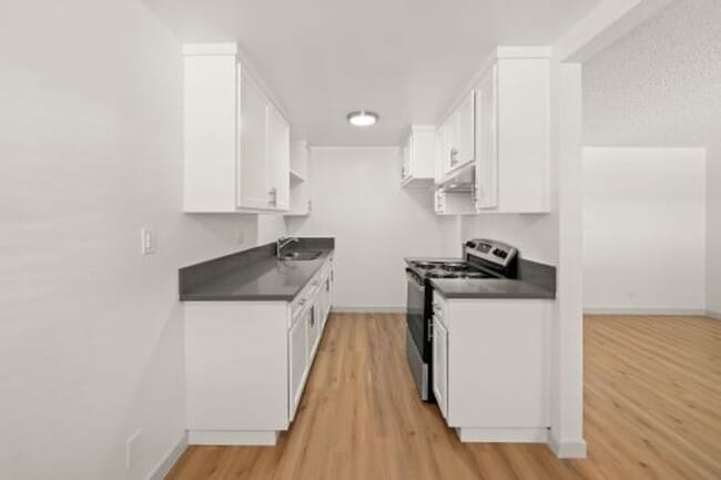 Photo - 800 Linden Ave