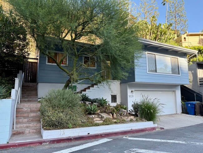 Building Photo - Charming Hollywood Hills–Adjacent 2BR Home w/ Garage | Prime 90046 Location