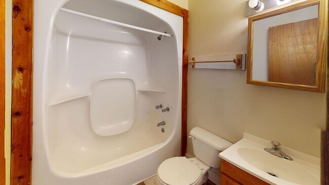 Photo - 1366 Indianola Ave