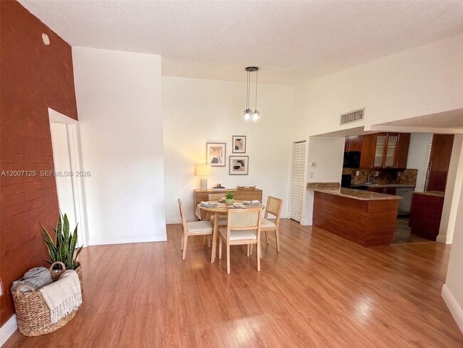 Photo - 20741 NE 4th Ct Unit 205