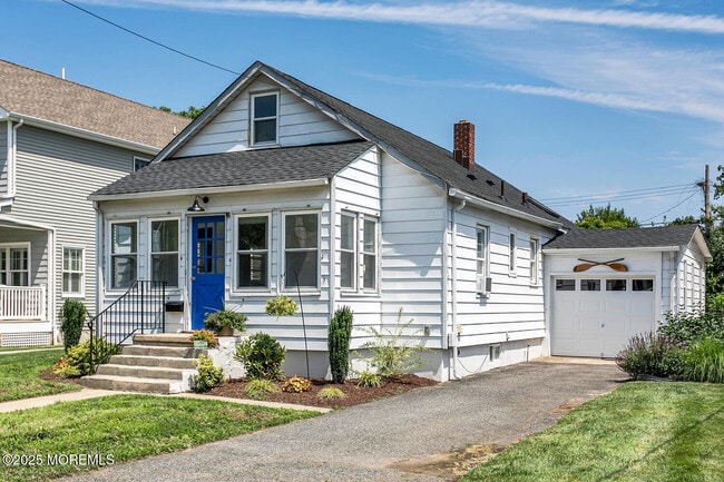 Photo - 608 Mercer Ave House
