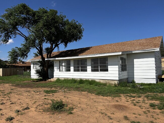Building Photo - Country Living! Newly Updated 3-bed/2-bath... Rental