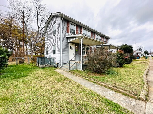 Photo - Duplex Townhouse with Huge Yard! Pet Friendly! Close to the Lake!