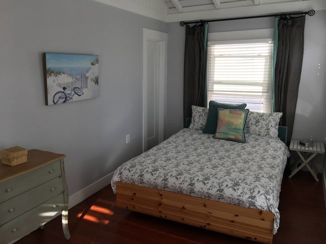 Upper - Bedroom with Queen bed - 123 El Porto St Unit Upper
