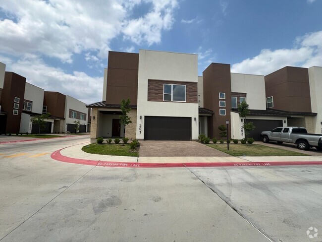Building Photo - 9653 McPherson Rd Unit 201 Rental
