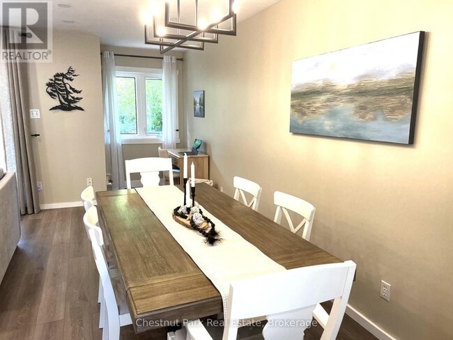 Photo - 550 Oxbow Crescent