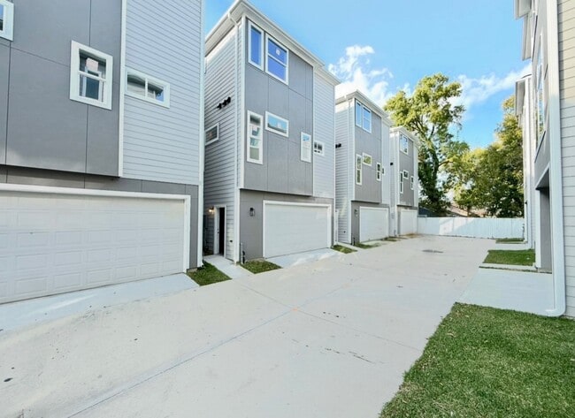 Photo - 6717 St Augustine St