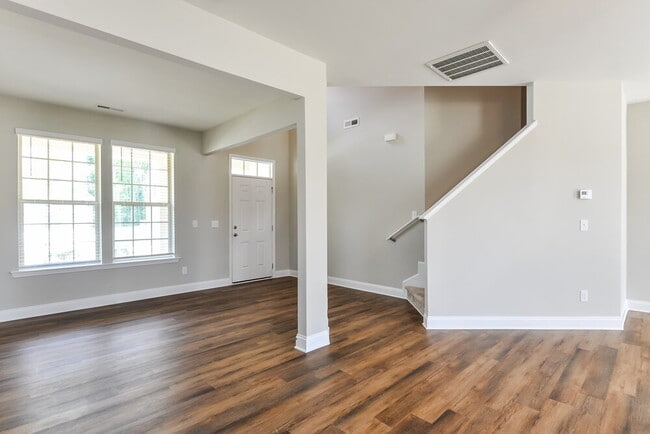 Photo - 422 River Dell Townes Ave