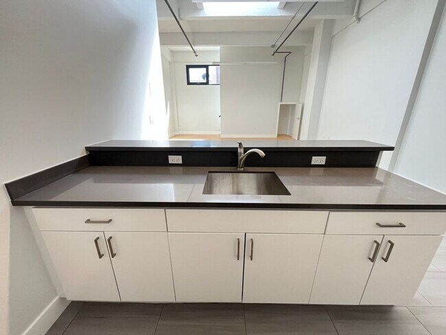 Photo - 5701 International Blvd Unidad 50