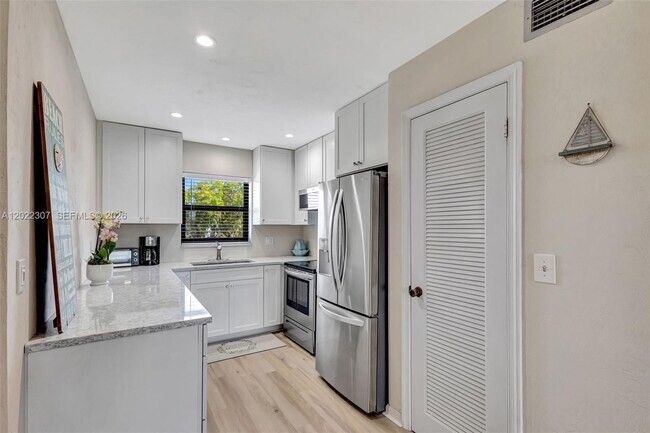 Photo - 755 Saturn St Unit G202