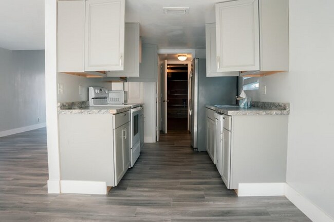 Photo - 5884 Dewberry Way