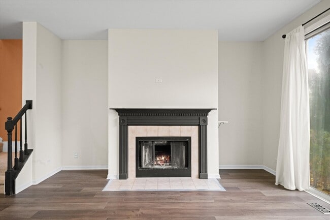 Photo - 2-Bedroom Townhouse in Waukegan - Gurnee School District