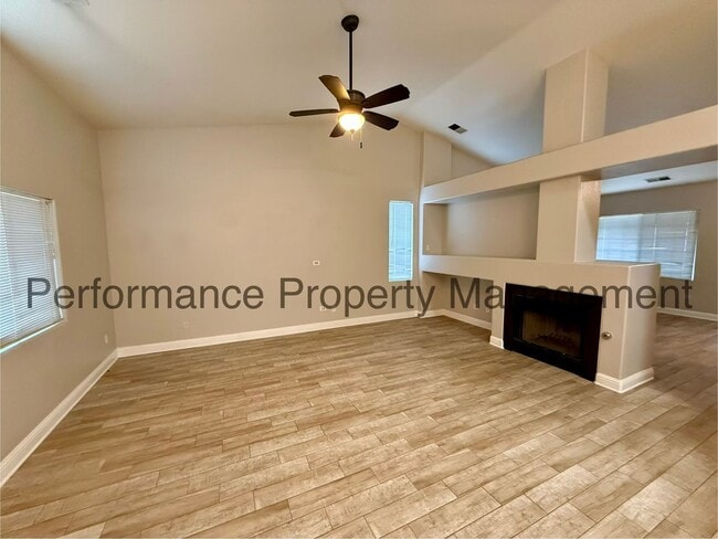 Photo - Stunning 4 Bed/2 Bath Riverlakes Home w/ Solar & $0 Deposit Option