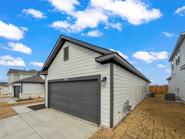 Photo - 2104 Lost Timbers Dr