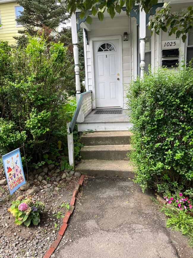 Photo - 1025 Willow St Unit 1