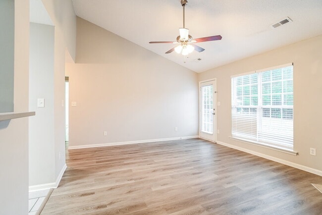 Photo - 8248 Fox Swamp Rd