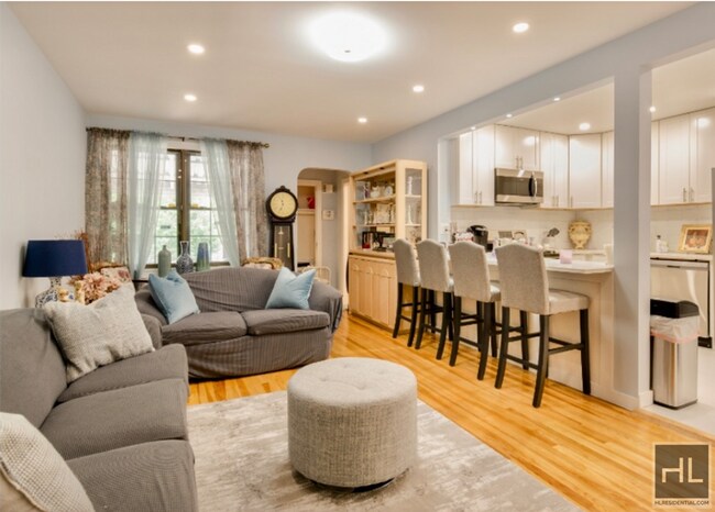 SEMINOLE AVENUE - SEMINOLE AVENUE Apartment