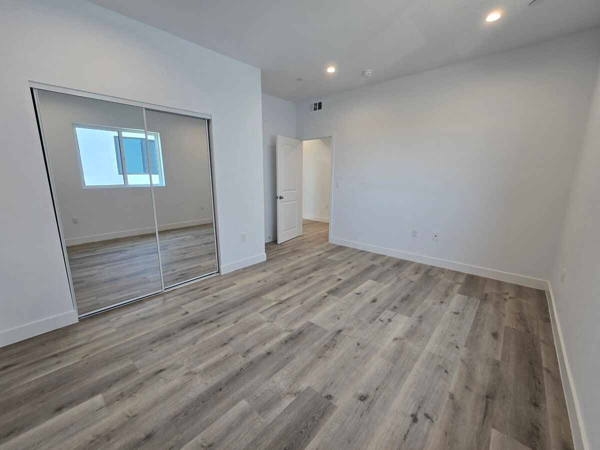 Photo - 2223 Sheridan St