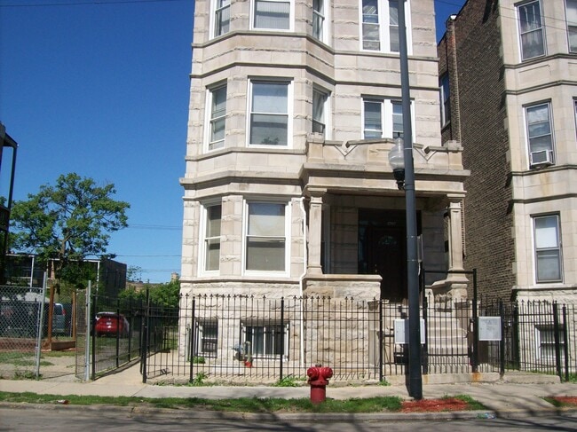 Photo - 1420 S Central Park Ave Unit 1F