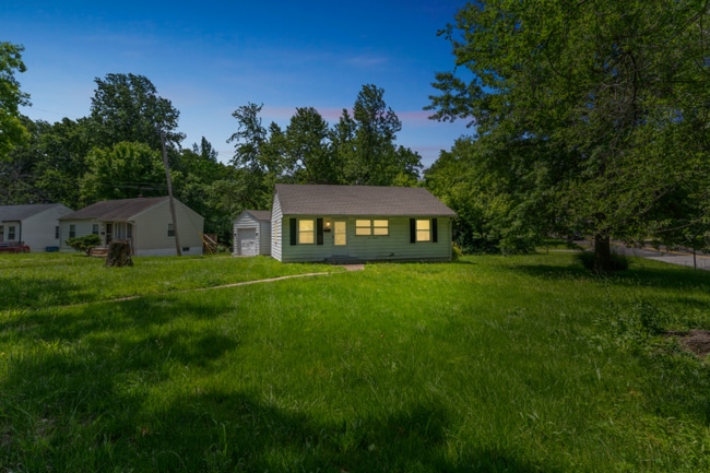 Photo - 300 Estridge Rd House