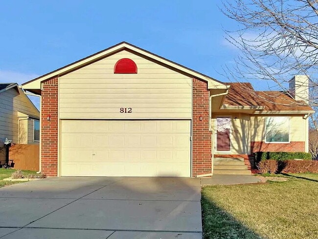 Photo - 812 S Red Oaks Cir Apartment