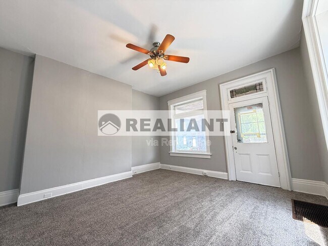 Photo - 942 Columbia St Unit Apartment 1