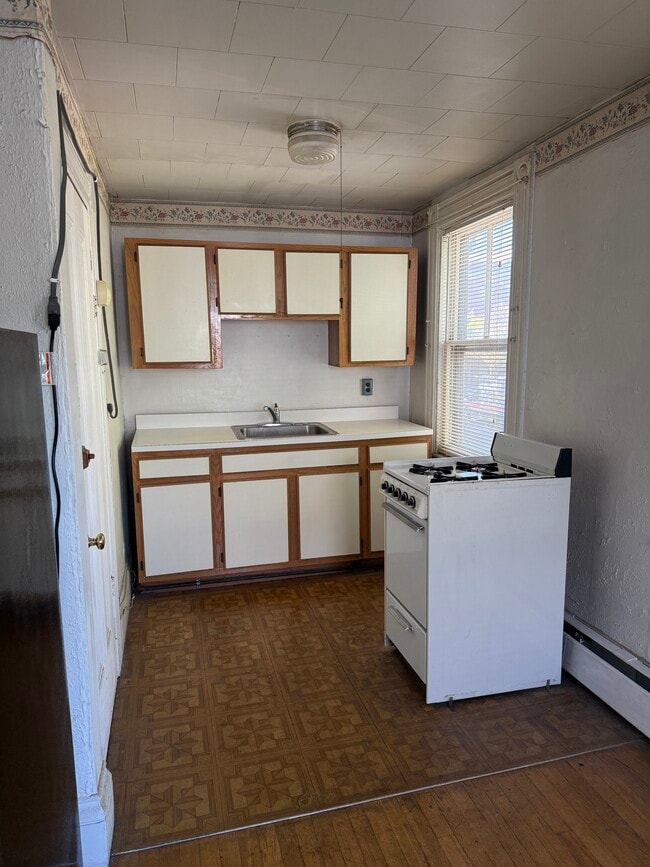 Building Photo - 74 Otis St Unit 2F Rental