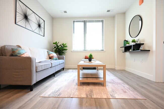 Photo - SUMMIT Orange Crossing