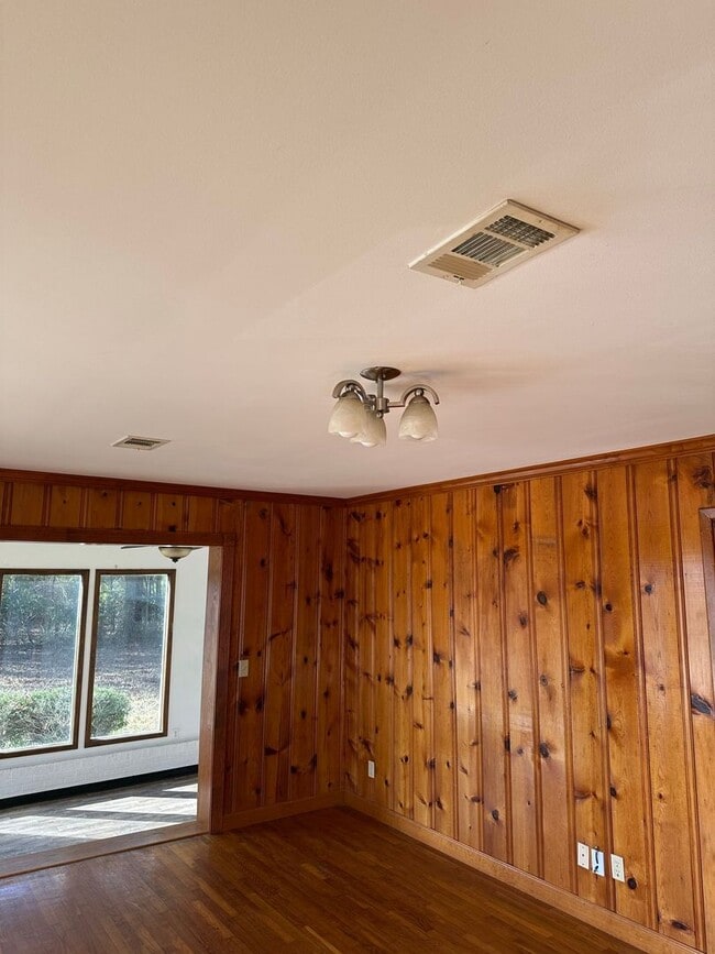 3822 Sandcut Rd.