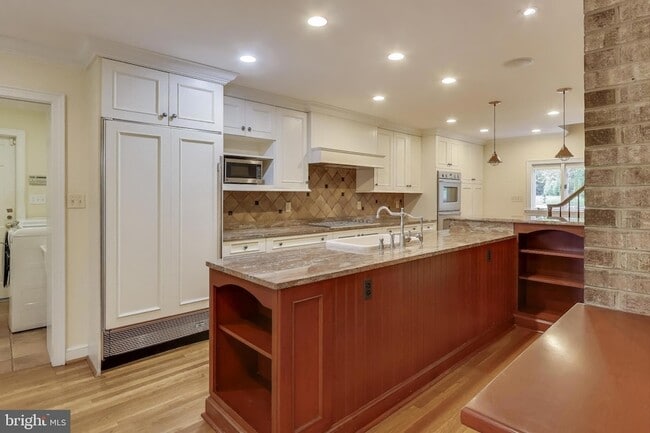 Photo - 7308 Burdette Ct