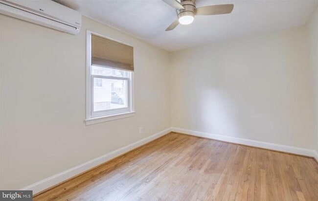 Photo - 1509 N Rhodes St Unit 2