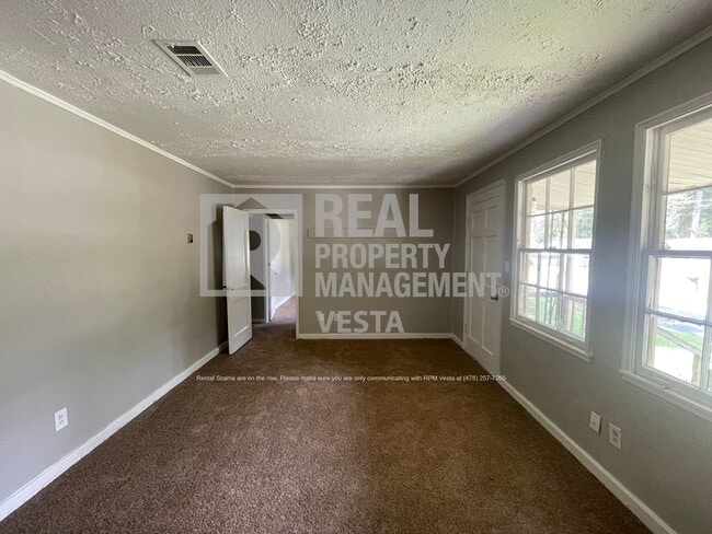 Photo - 3462 McKenzie Dr