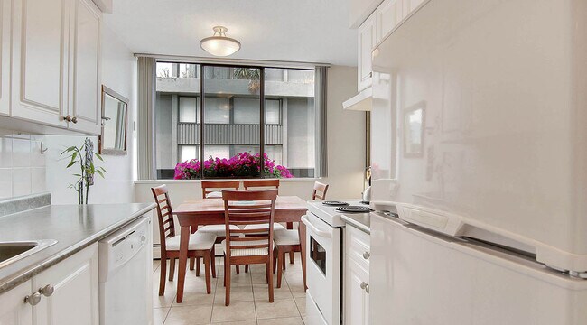 Photo - Ilikai Unit 00307