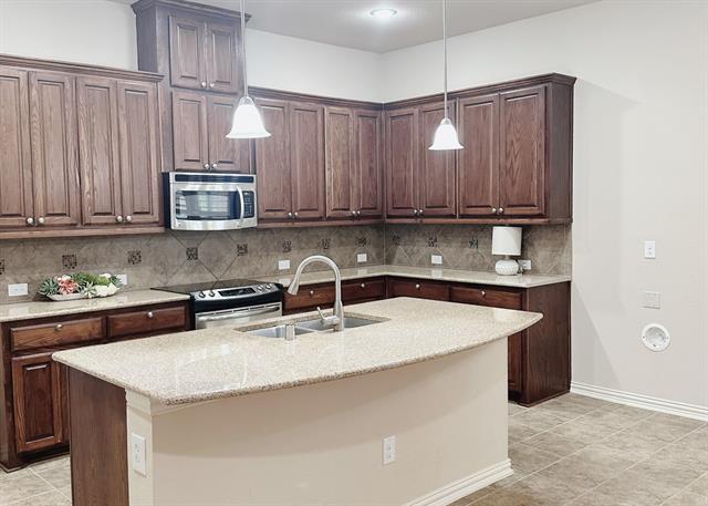 Photo - 414 Plumwood Way