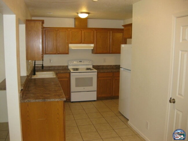 Photo - 1661 Yucca Dr